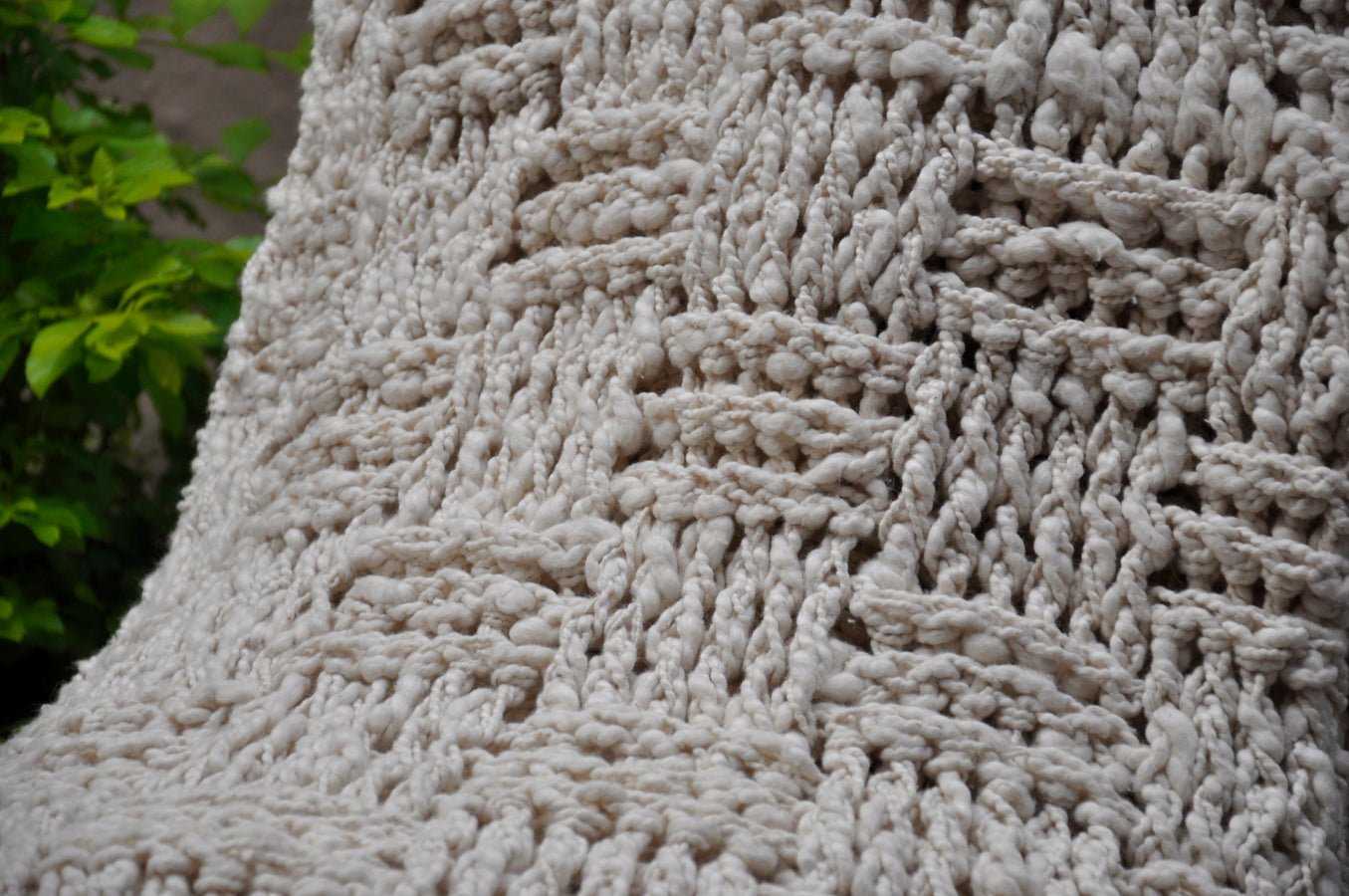 Checkered Chunky Knit Throw Blanket - Image 4